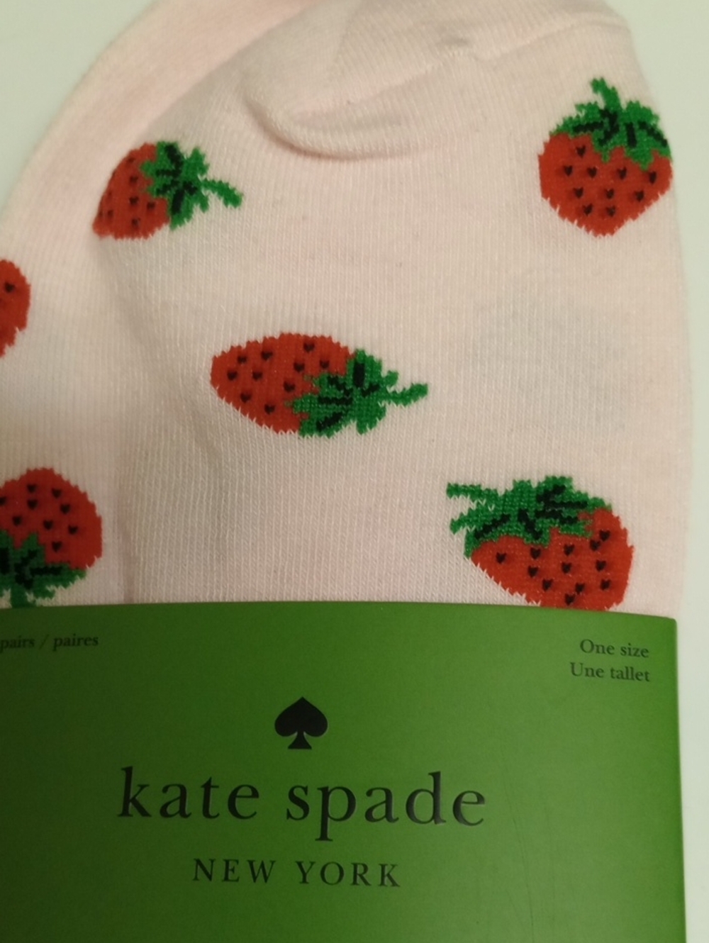 🆕🍓KATE SPADE 3 PAIRS LOW CUT STRAWBERRY RED, WHITE AND PINK WOMEN'S SOCKS - Picture 2 of 7